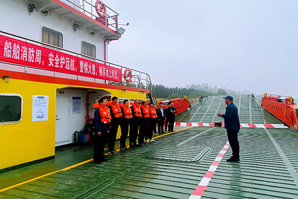大全旅游开展船舶消防应急演练-00.jpg