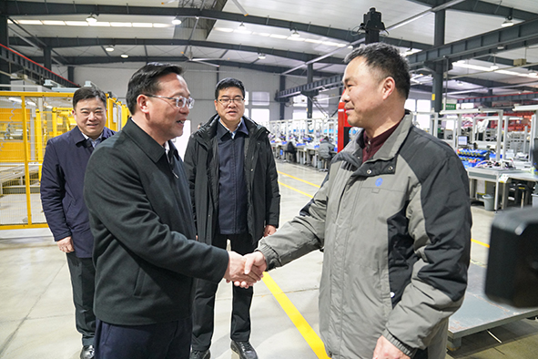 贾书记表彰孙柏新-1.jpg