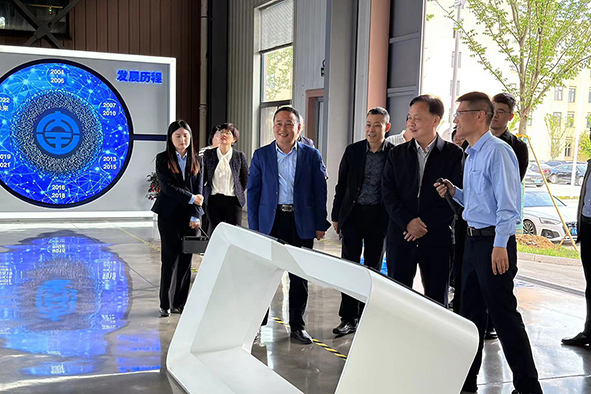 江宁区人大常委会主任一行到大全变压器参观考察-1.jpg