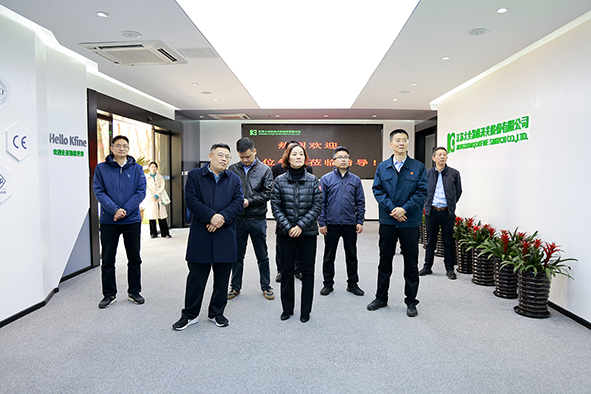 新华社“新质生产力”课题组领导调研-01.jpg
