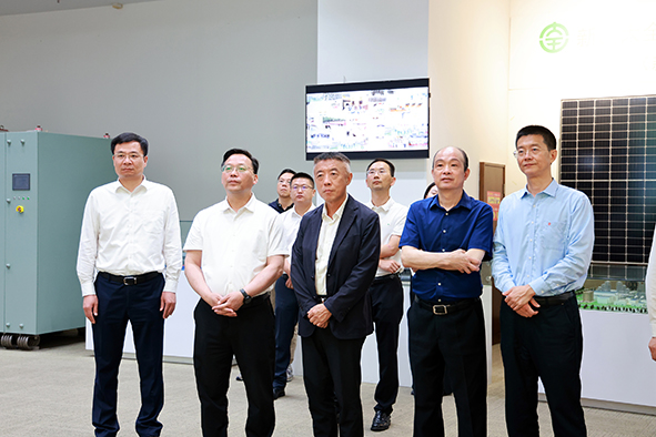 中电科技董事长谢庆华到大全集团参观考察-01.jpg